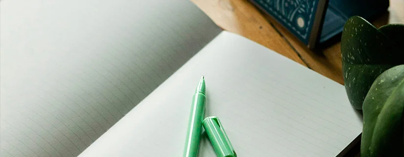 Pourquoi une belle identité visuelle ne suffit pas à créer une marque forte (et ce que tu dois faire à la place) ?